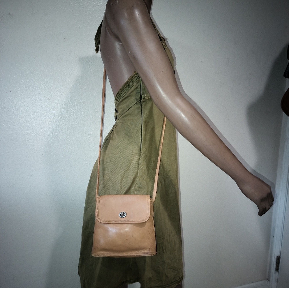 Coach Tango Flap Glovetanned Leather Crossbody Bag Tan 9049